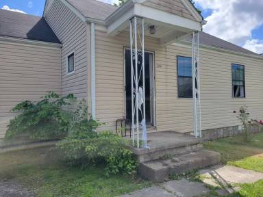 Main picture of 5308 Spriggs St