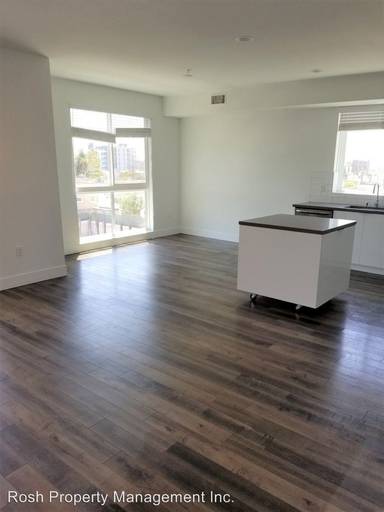 Main picture of 1215 S Bedford St