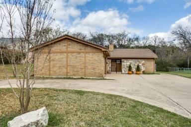 Main picture of 6866 Chickering Rd