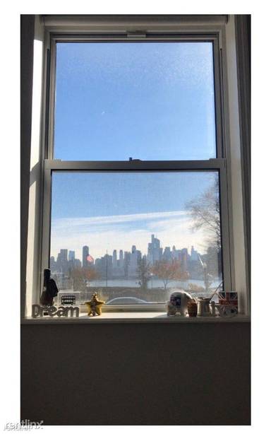 Main picture of 5907 Kennedy Blvd E