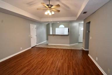 Main picture of 208 Woodbridge Rd