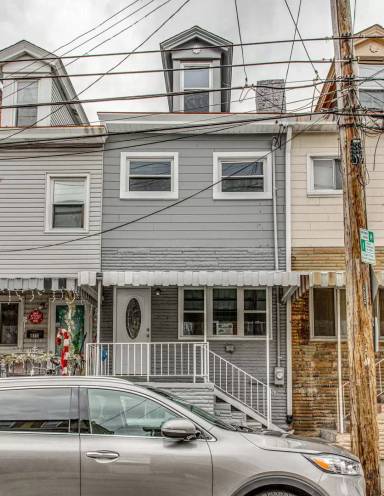 Main picture of 4713 Lorigan St
