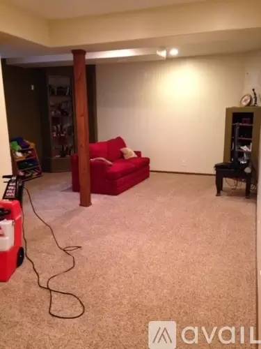 Main picture of 5268 Grosbeak St