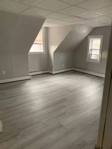 Main picture of 90 Farnham St