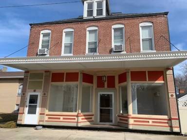 Main picture of 47 W Main St
