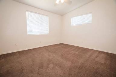 Main picture of 75 E Martin Dr
