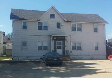 Main picture of 104 1st St SW