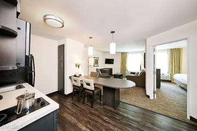 Main picture of 4400 W River Park Dr