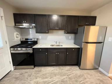 Main picture of 11 Peterson Ave