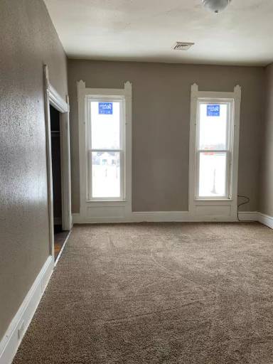 Main picture of 415 E Gilbert St