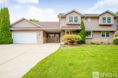 Main picture of 3702 E Oakwood Rd