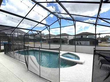 Main picture of 353 Kensington Dr