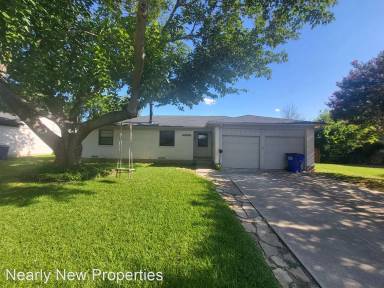 Main picture of 2964 Mark Twain Dr