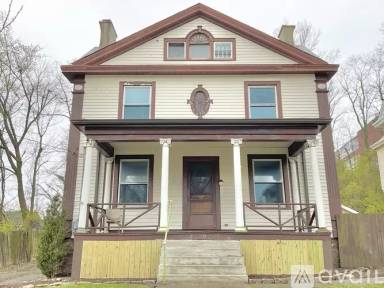 Main picture of 287 Earnshaw Ave