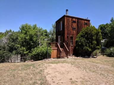 Main picture of 831 W Powers Dr