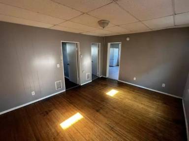 Main picture of 76 Woodward St