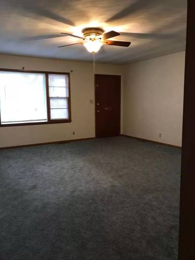 Main picture of 1924 S Wedgewood Ave