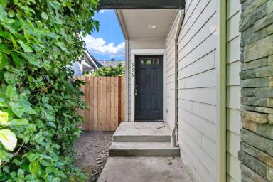 Main picture of 886 S St