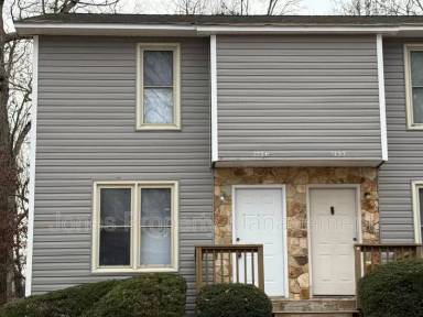 Main picture of 2628 White Oak Ln