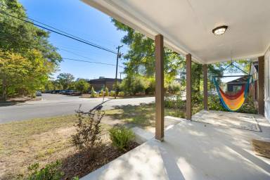 Main picture of 1007 N Hyde Park Ave