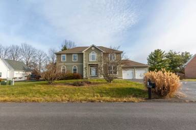 Main picture of 180 Muirfield Ct