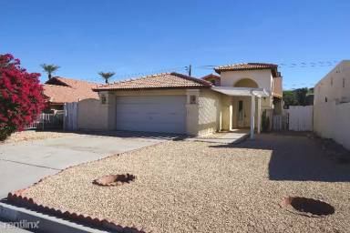 Main picture of 52465 Avenida Navarro