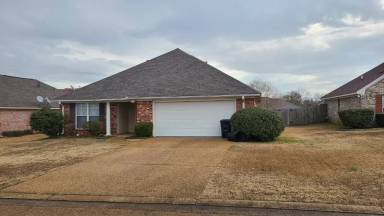 Main picture of 113 Sherwood Dr