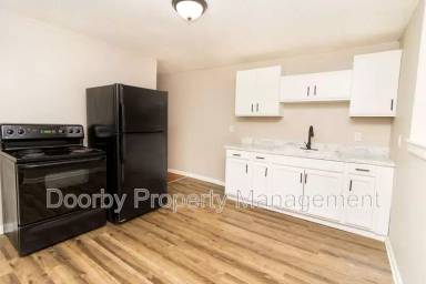 Main picture of 2215 Allin St