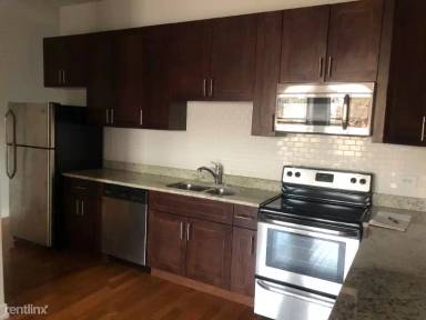 Main picture of 5715 N Kenmore Ave