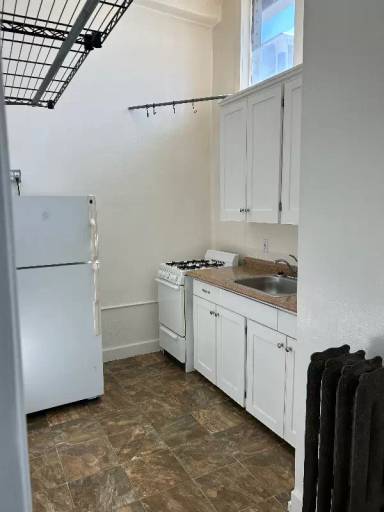 Main picture of 111 Broadway Ave