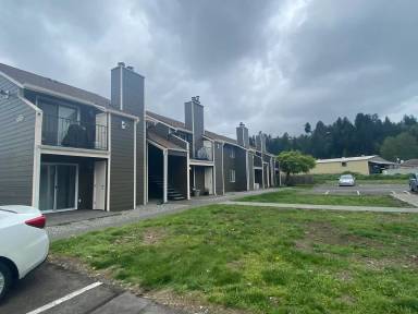 Main picture of 104 Tacoma Blvd S