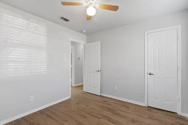 Main picture of 4903 Church St