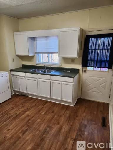 Main picture of 5 N Main St