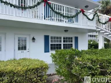 Main picture of 143 Yacht Club Dr