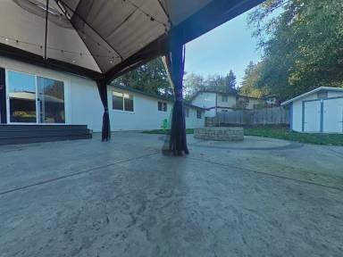 Main picture of 562 NE Silver Pine Dr