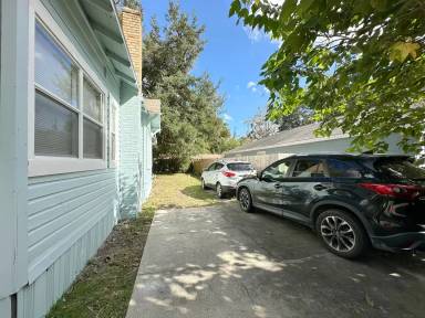 Main picture of 415 NW 10th St
