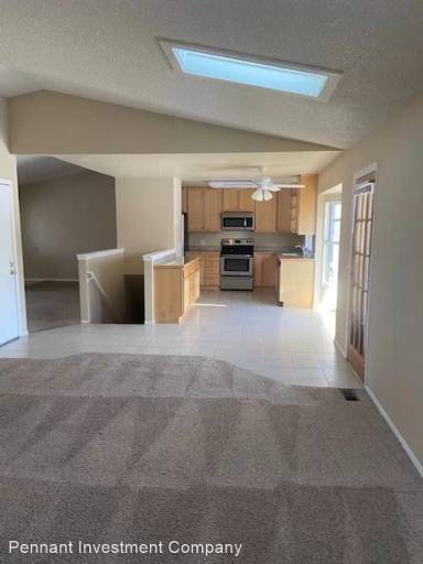 Main picture of 616 W Dahlia St