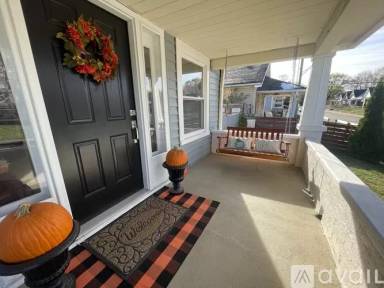 Main picture of 267 Leeds Ave