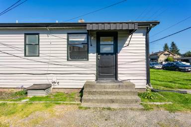 Main picture of 915-919 7th Ave SW