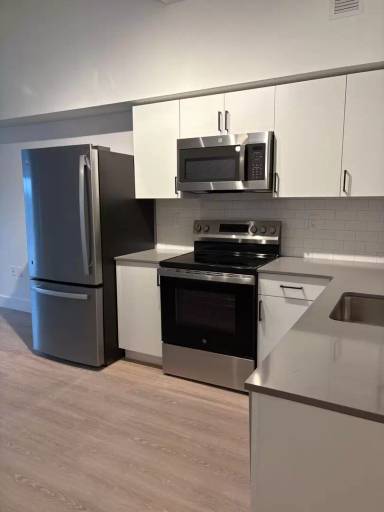 Main picture of 86 Essex St