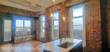 Main picture of 2015 1st Ave N