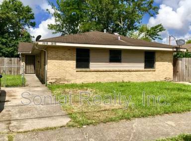 Main picture of 2016 James Dr