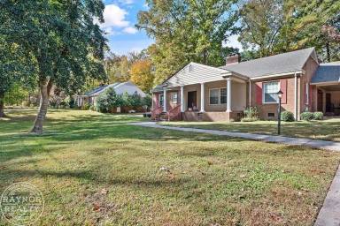 Main picture of 207 Tucker Dr