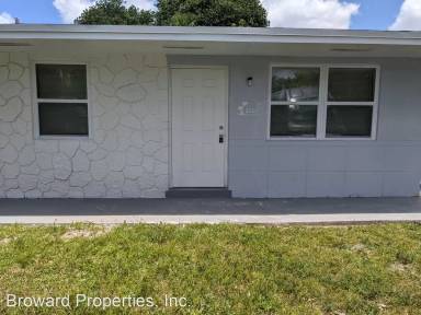 Main picture of 2020 SW 63rd Ave
