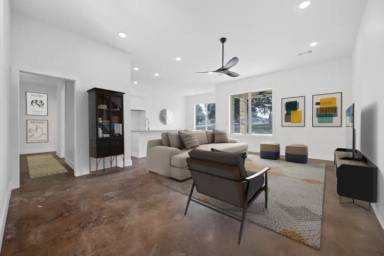 Main picture of 107 Clearwater Dr