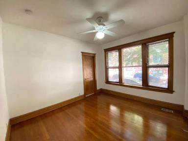 Main picture of 3854 N Damen Ave