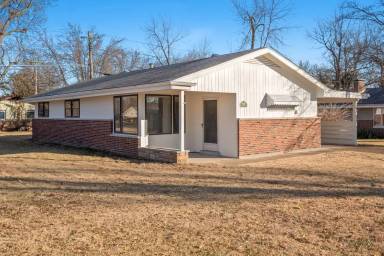 Main picture of 9830 Lanier Dr