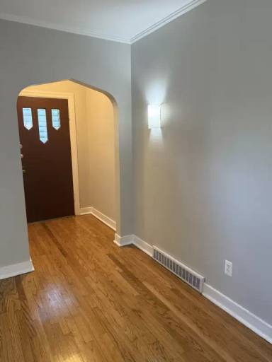 Main picture of 2138 W McLean Ave