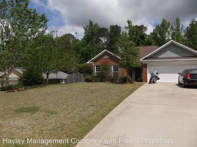 Main picture of 106 Oak Park Dr