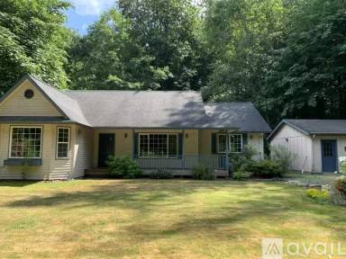 Main picture of 16542 Touraco Ln NE